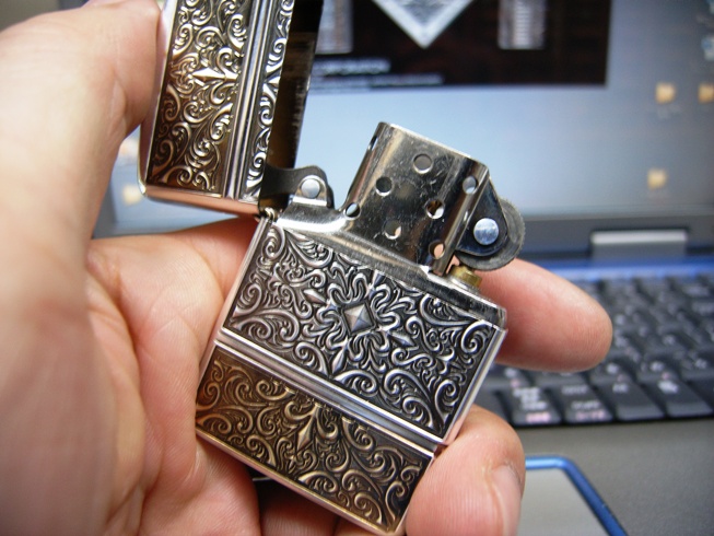 ZIPPO.JPG